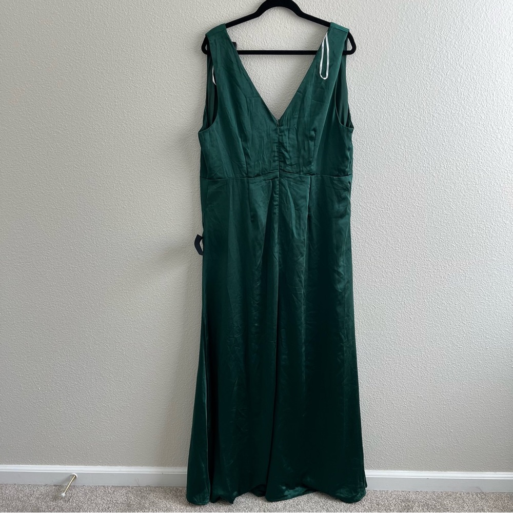 NWT FLAW Lulus Perfect Refinement Emerald Satin Sleeveless Pleated Maxi Dress 1X - Picture 7 of 9